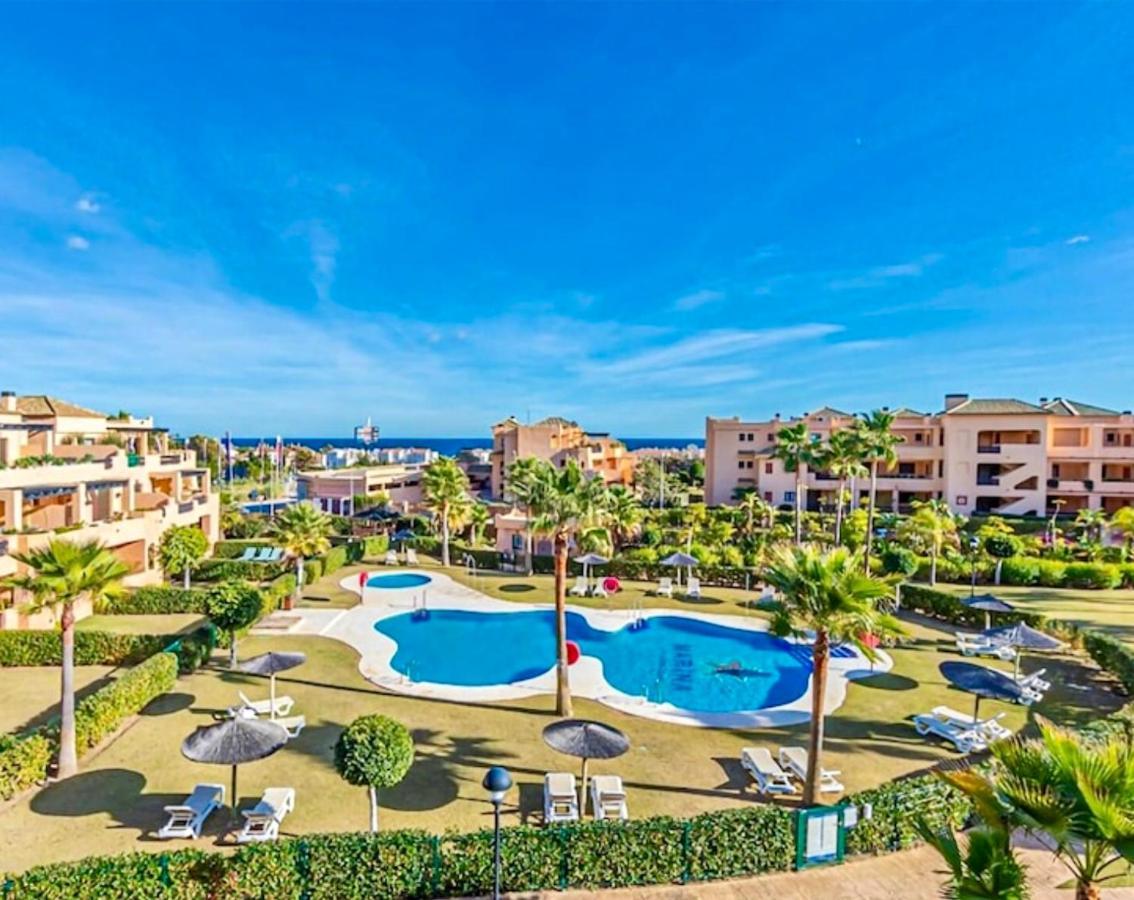 Casares Beach Golf Apartment With Private Garden Direct Pool Access Екстериор снимка