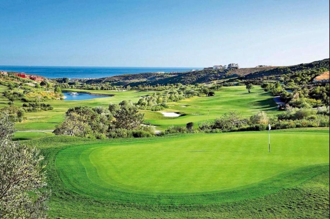 Casares Beach Golf Apartment With Private Garden Direct Pool Access Екстериор снимка